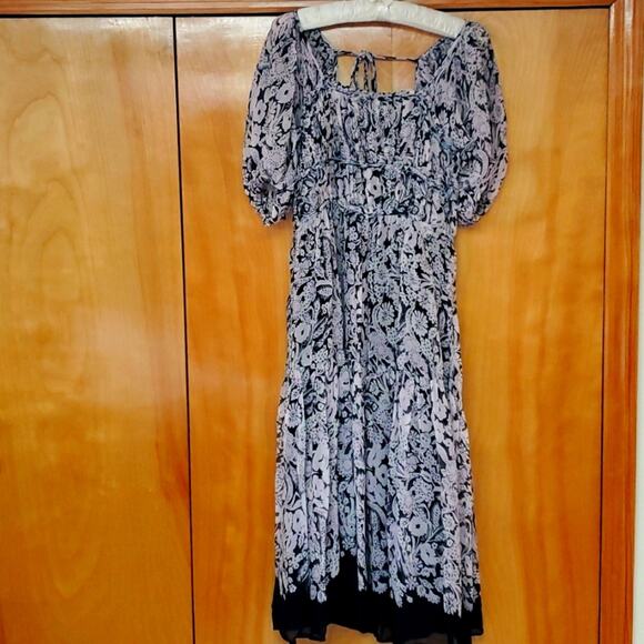 Delicate floral silk Anthropologie dress size SP light pink, ivory & black - Picture 4 of 11